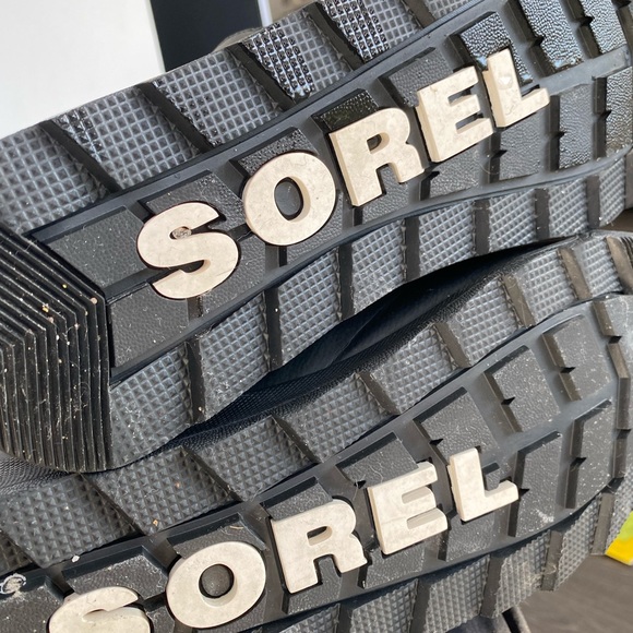 Sorel winter boots 9 - Picture 3 of 4